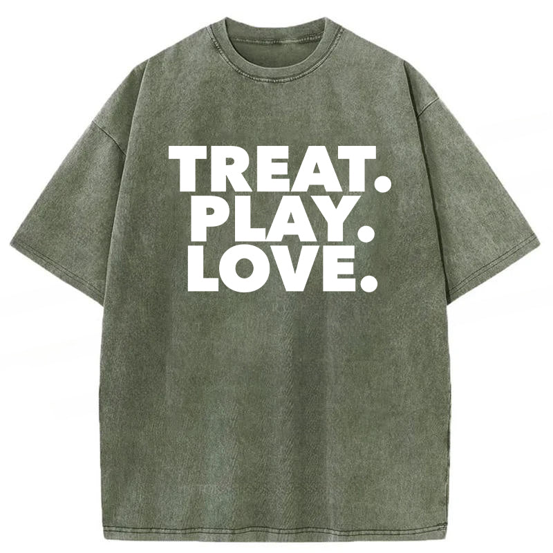 TREAT PLAY LOVE Washed Unisex Tee